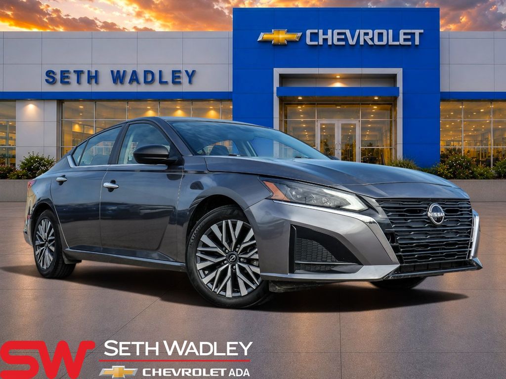 2024 Nissan Altima SV