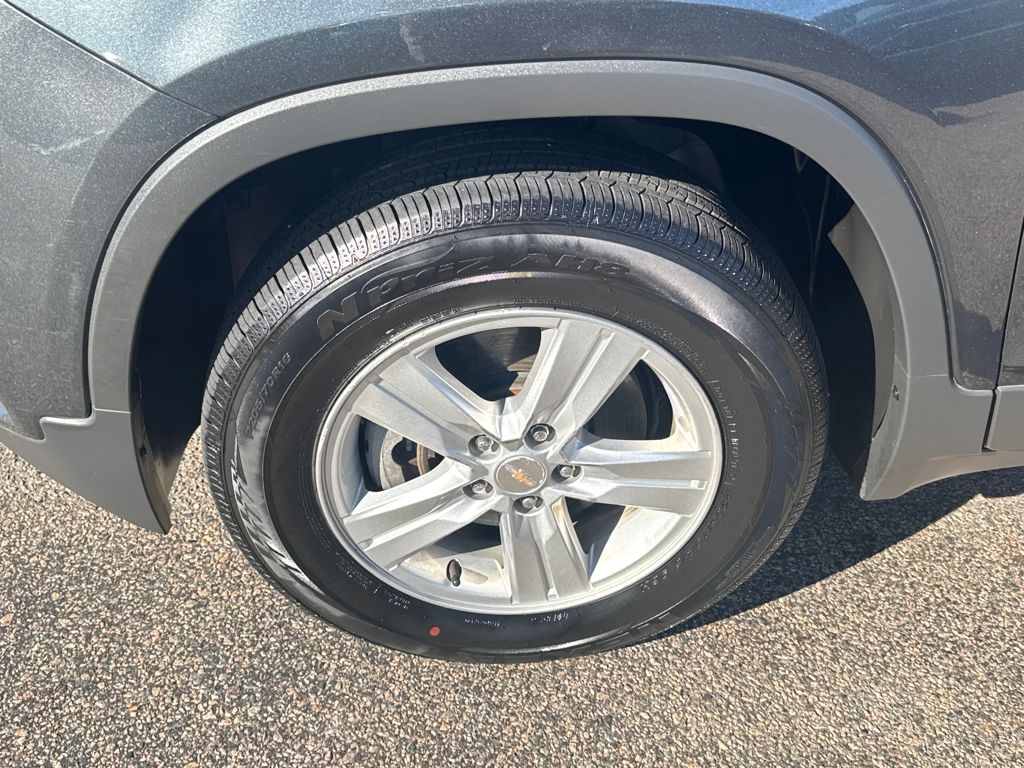2020 Chevrolet Trax LS photo 32