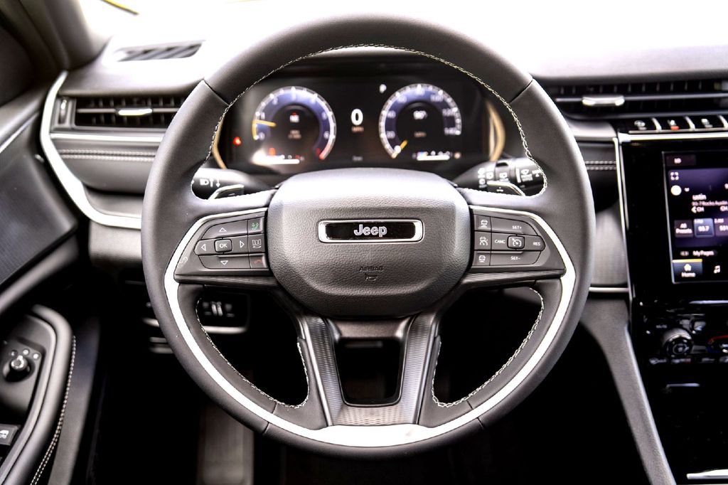 New Car 2025 Jeep Grand Cherokee  Laredo X For Sale Under $40,000 In Taylor, Texas