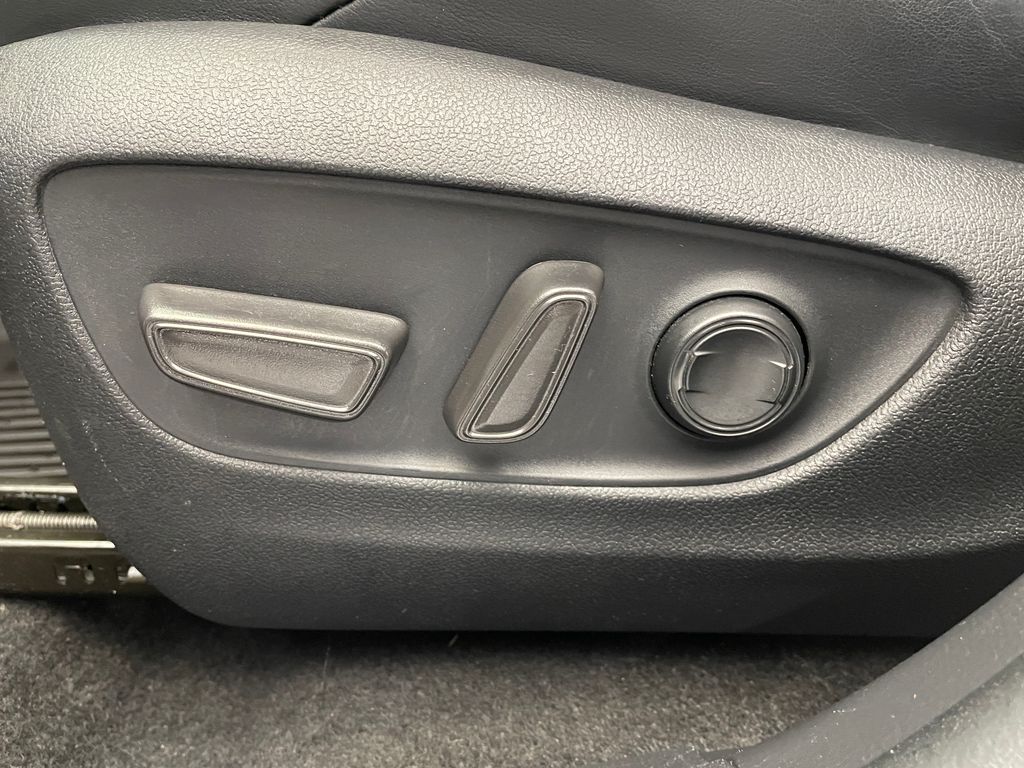 2021 Toyota RAV4 XSE 14
