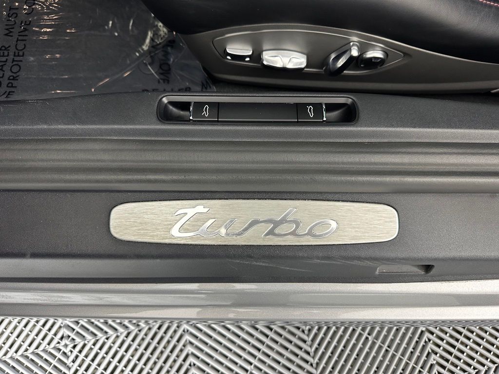 Thumbnail: 2019 Porsche 911 - 21