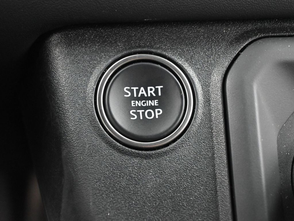 Used 2023 Black Land Rover X image 29