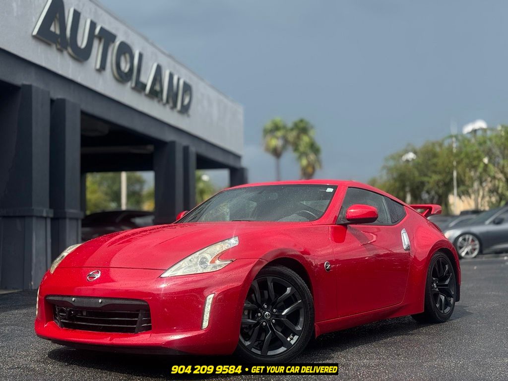 2016 Nissan 370Z Rojo (Solid Red) Coupé Tracción trasera 6 velocidades Manual
