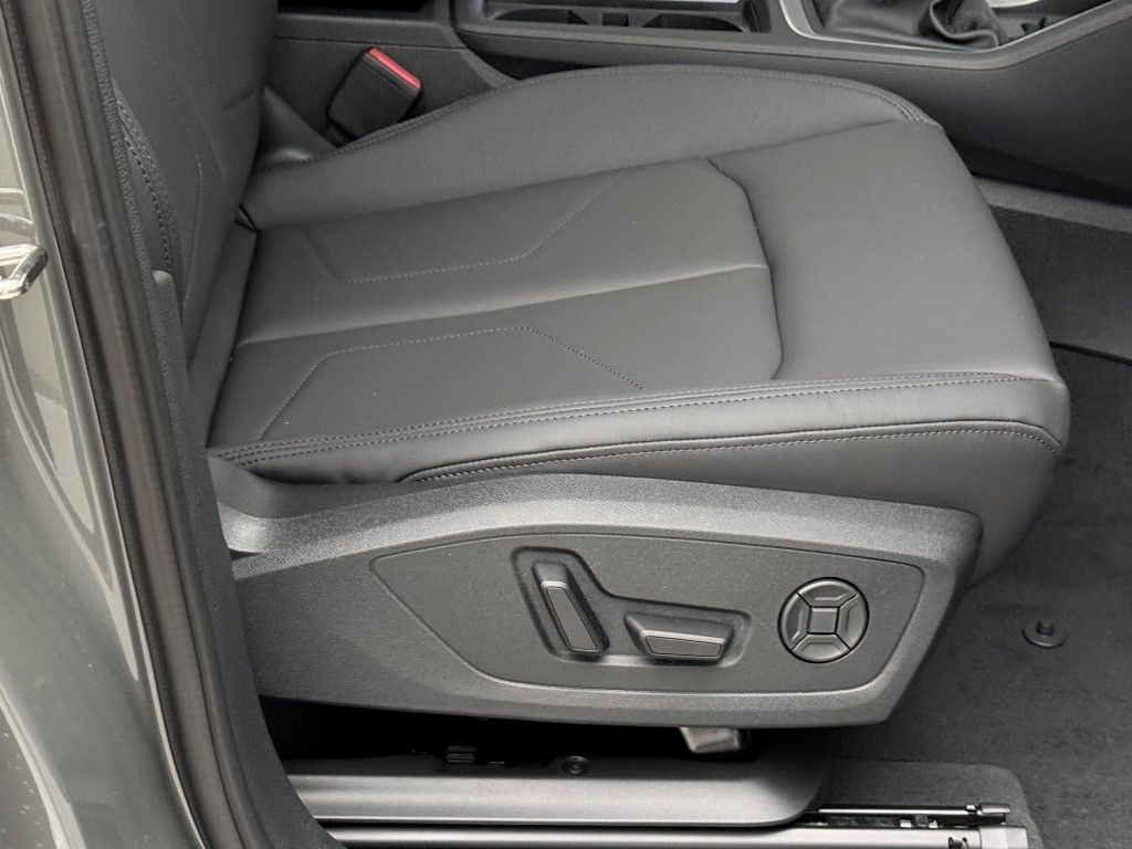 Thumbnail: 2025 Audi Q3 - 20