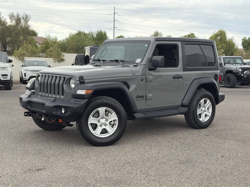 View vehicle photo 3