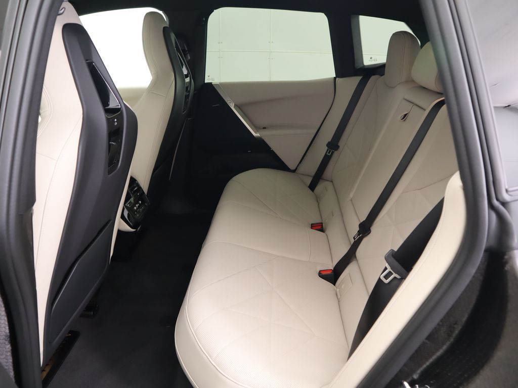 2025 BMW iX xDrive50 22