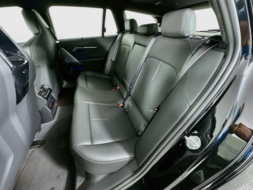 Thumbnail: 2027 BMW M5 - 17