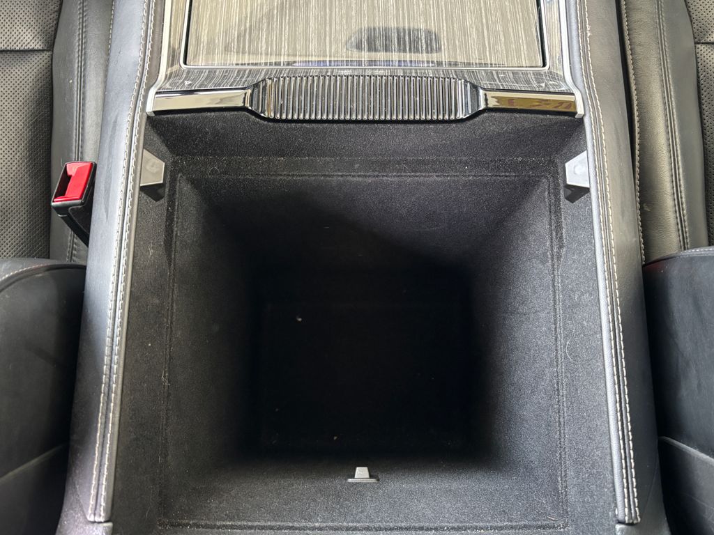 Thumbnail: 2022 Jeep Wagoneer - 17