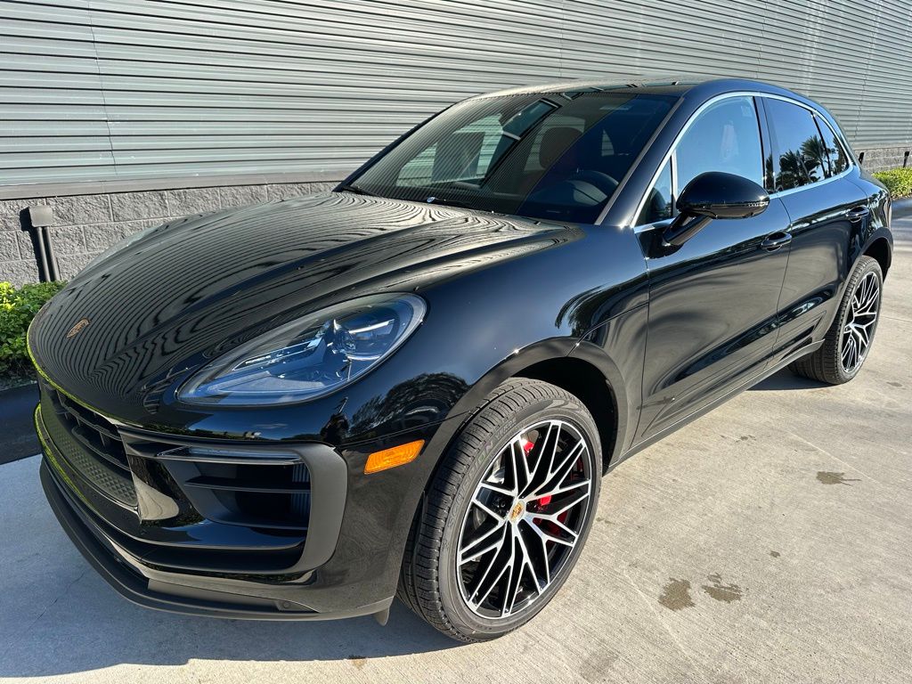 Thumbnail: 2026 Porsche Macan - 7