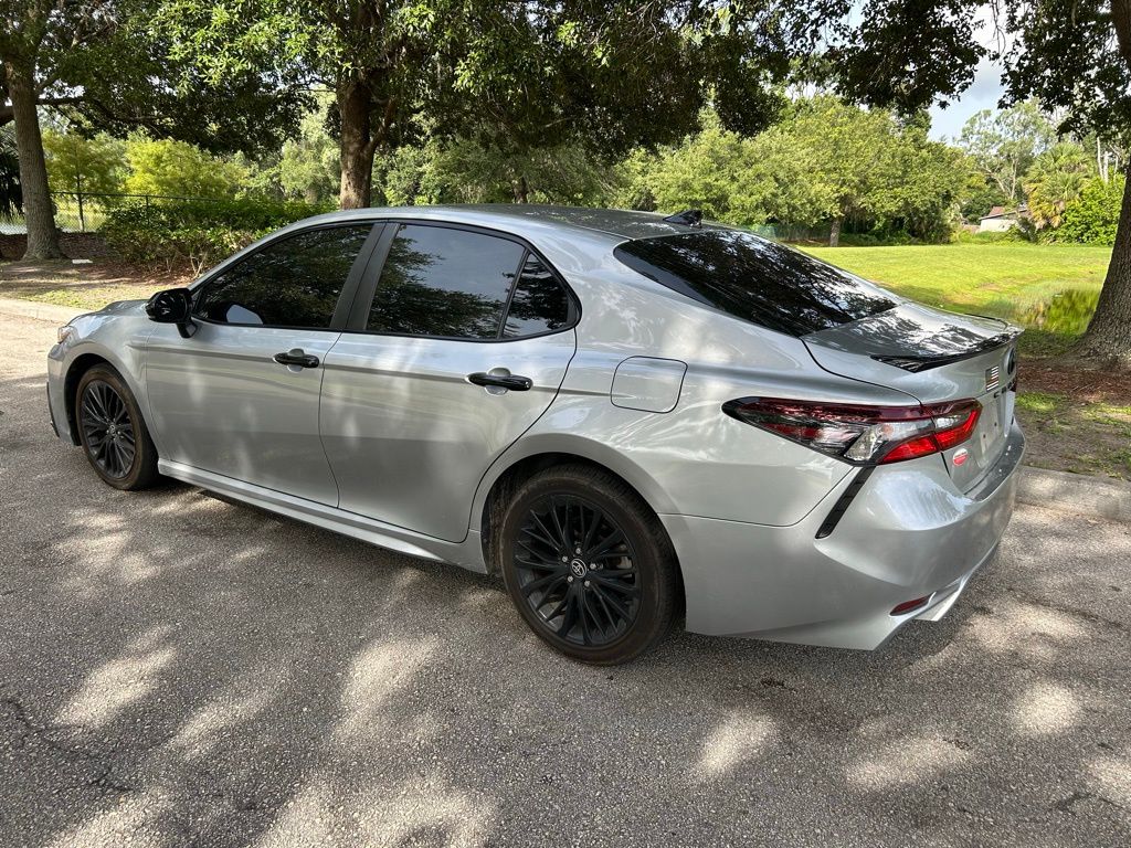 2021 Toyota Camry SE 3