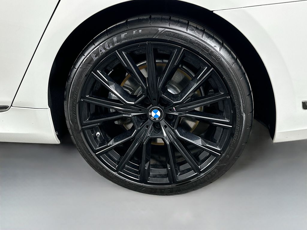 Thumbnail: 2020 BMW 7 Series - 32