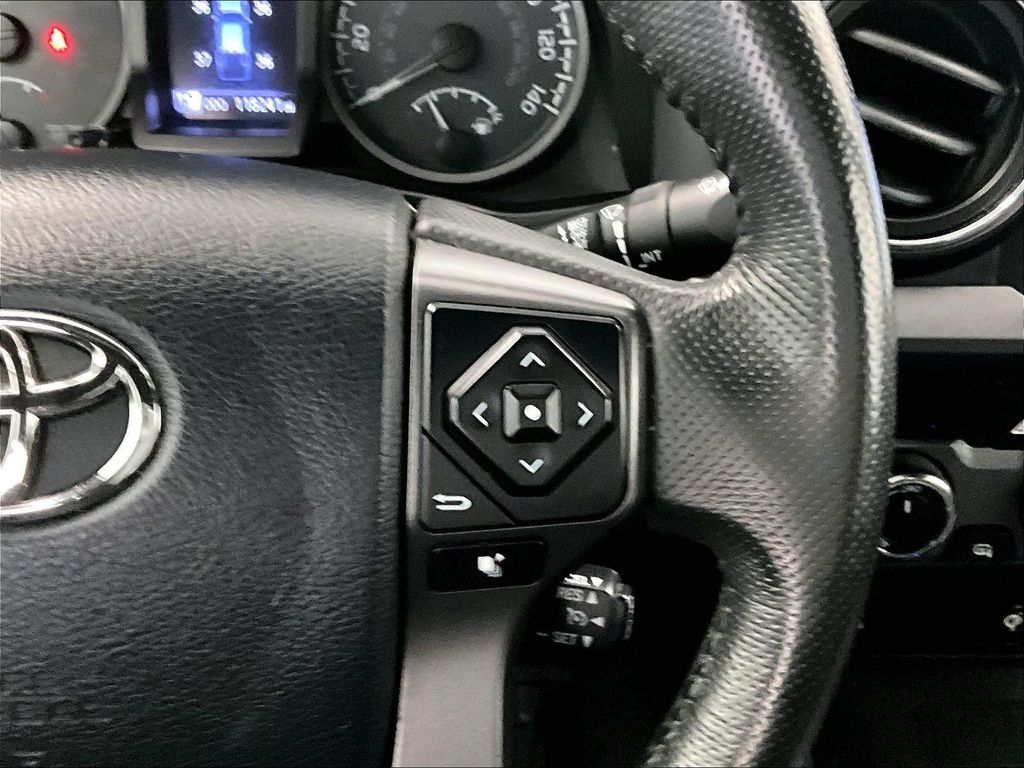 2017 Toyota Tacoma — photo 23
