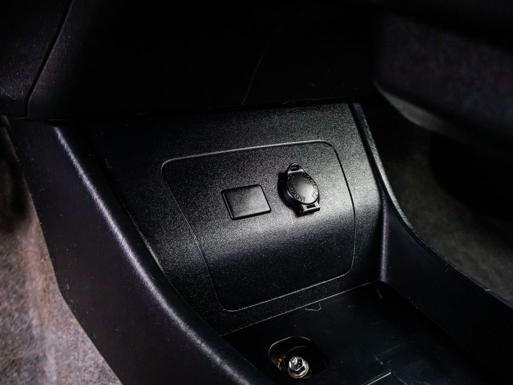 Used 2015 White Toyota Two image 34