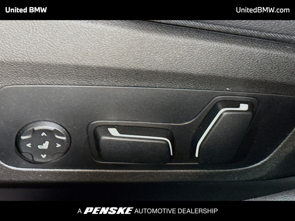 Thumbnail: 2025 BMW 3 Series - 4