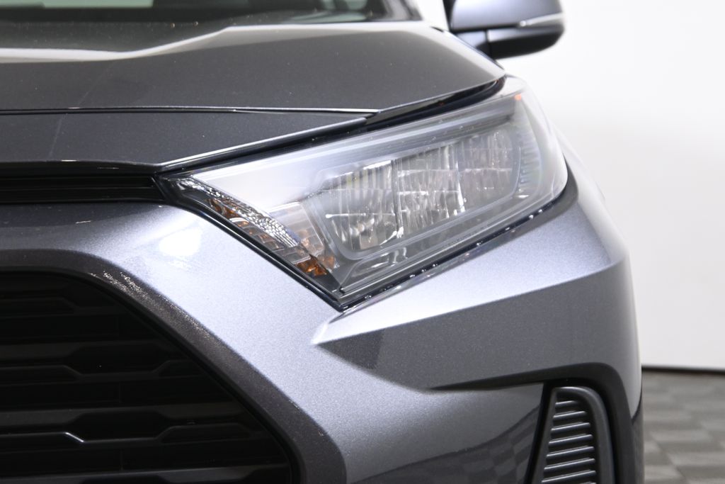 Thumbnail: 2022 Toyota RAV4 - 11