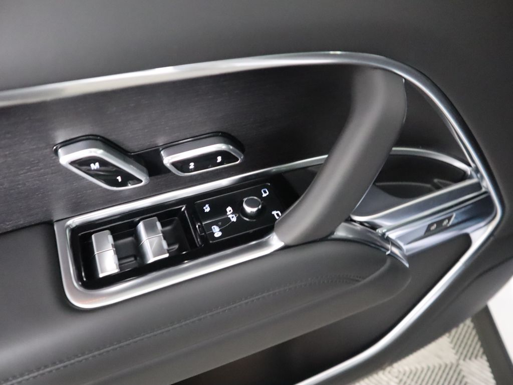 Thumbnail: 2026 Land Rover Range Rover - 25