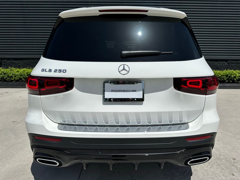 Thumbnail: 2023 Mercedes-Benz GLB - 11
