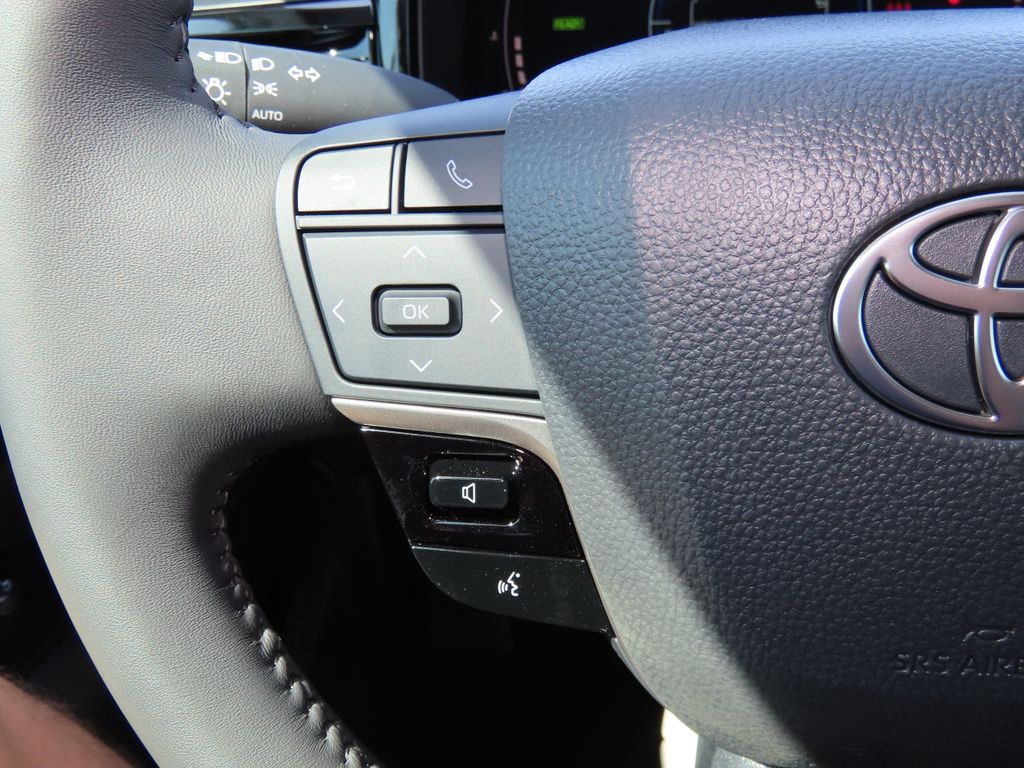 2025 Toyota Camry LE 11