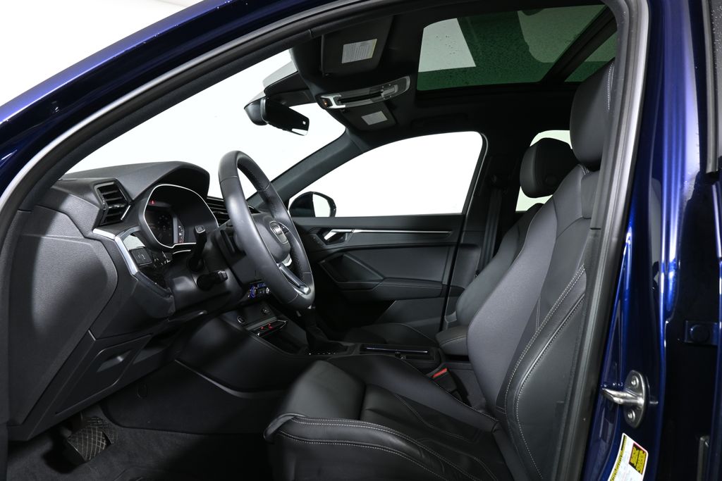 Thumbnail: 2025 Audi Q3 - 3