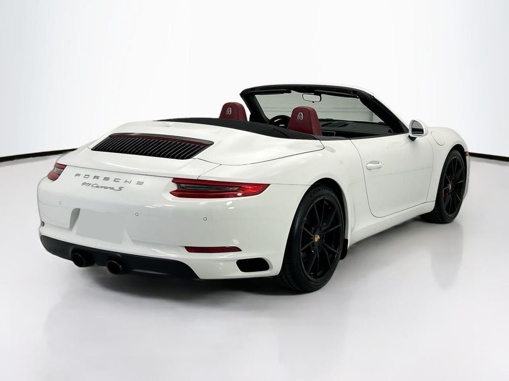 Thumbnail: 2019 Porsche 911 - 8
