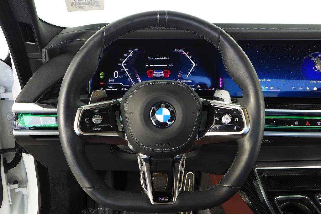 Thumbnail: 2025 BMW 7 Series - 26