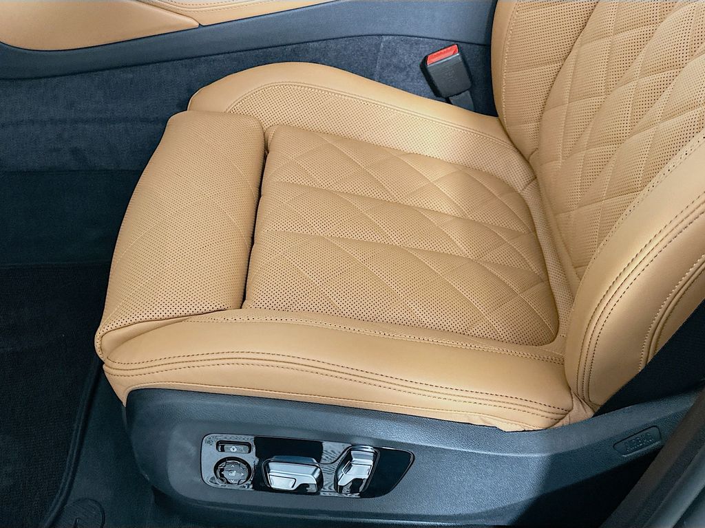 Thumbnail: 2026 BMW X6 - 21