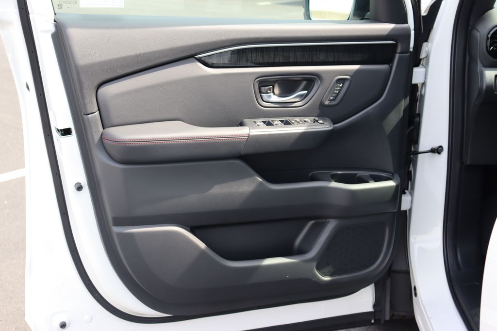 2025 Honda Pilot Black Edition 30