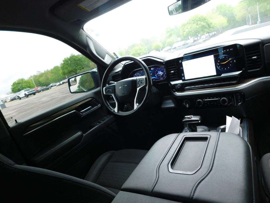 Thumbnail: 2022 Chevrolet Silverado 1500 - 6