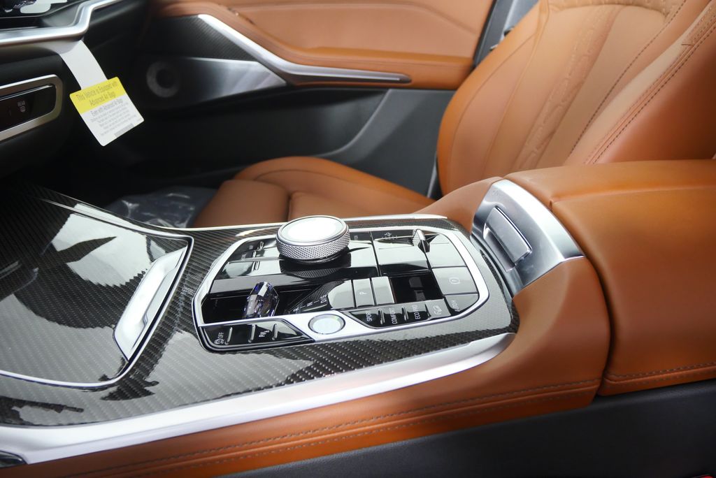 Thumbnail: 2027 BMW X7 - 24