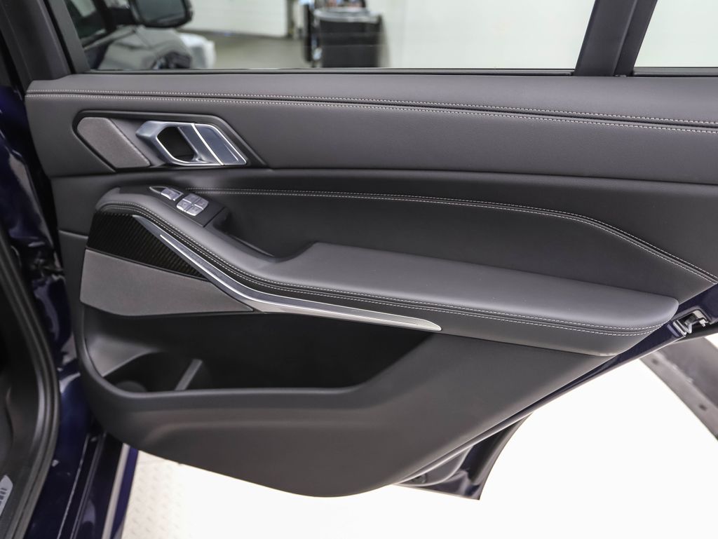 Thumbnail: 2025 BMW X7 - 26