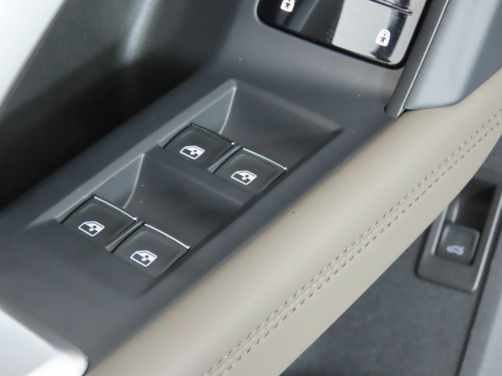 Thumbnail: 2025 Audi Q5 - 30