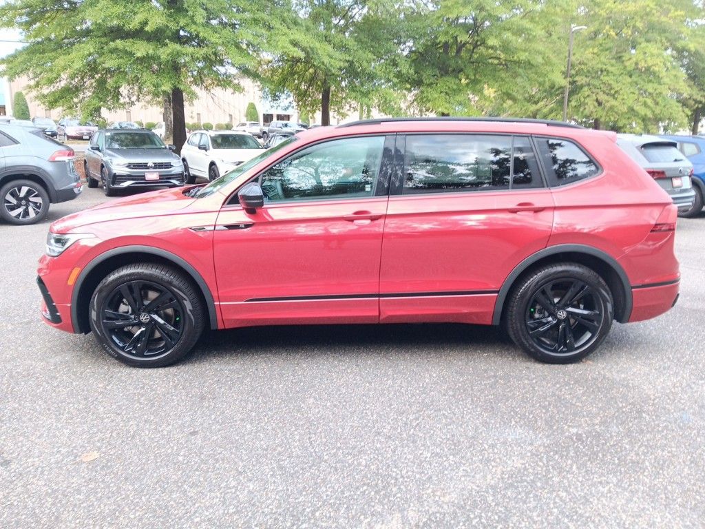 2024 Volkswagen Tiguan 2.0T SE R-Line Black 2