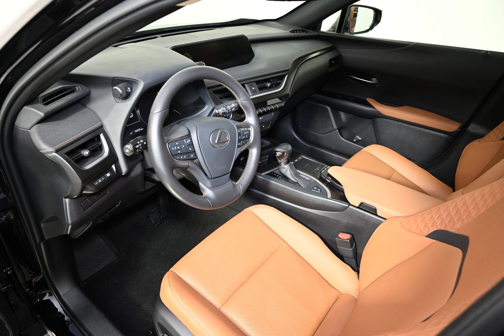 Thumbnail: 2021 Lexus UX - 17