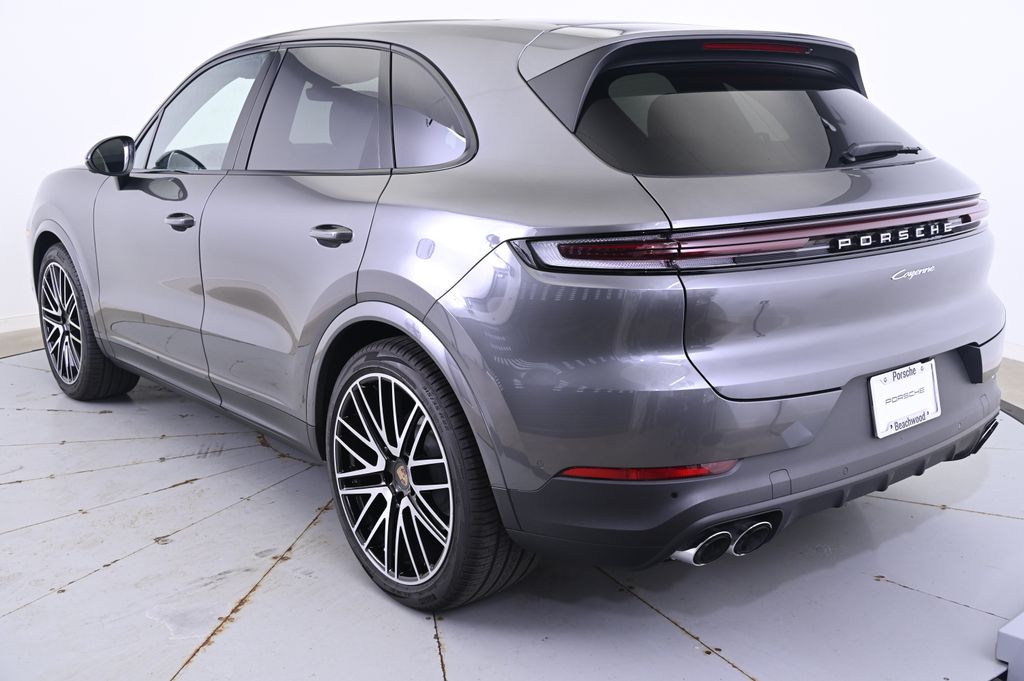 Thumbnail: 2025 Porsche Cayenne - 3