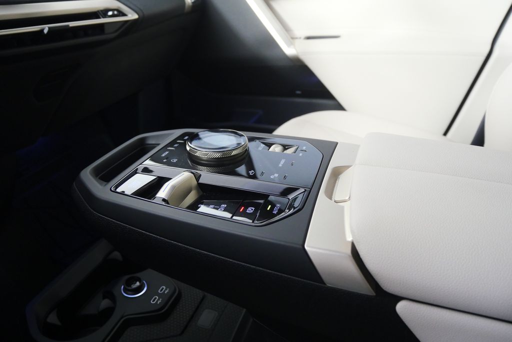 Thumbnail: 2025 BMW iX - 26