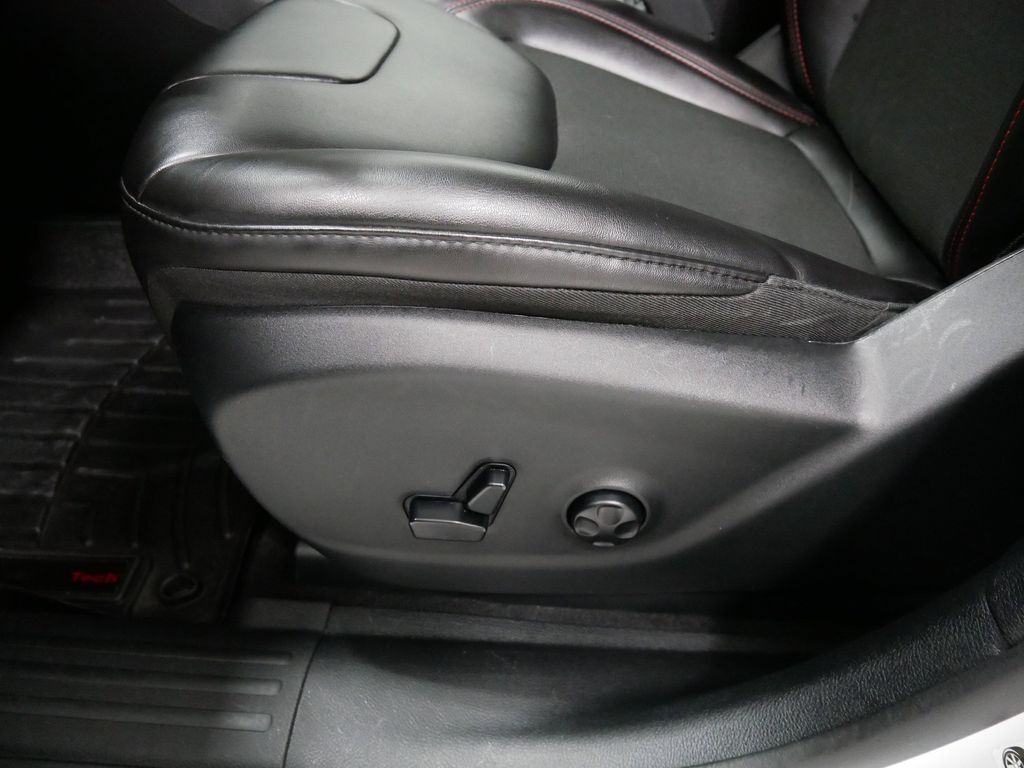 2025 Toyota Tundra Limited - Photo 45