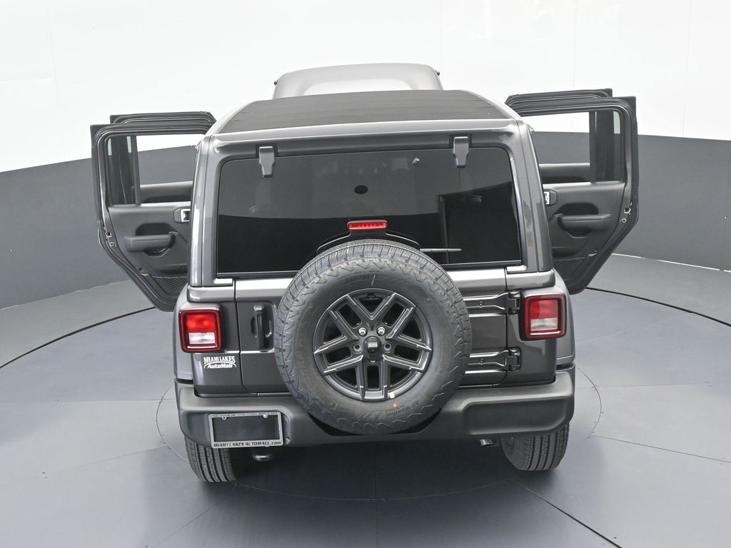 New 2026 Granite Crystal Metallic Clearcoat Jeep Sport S image 66