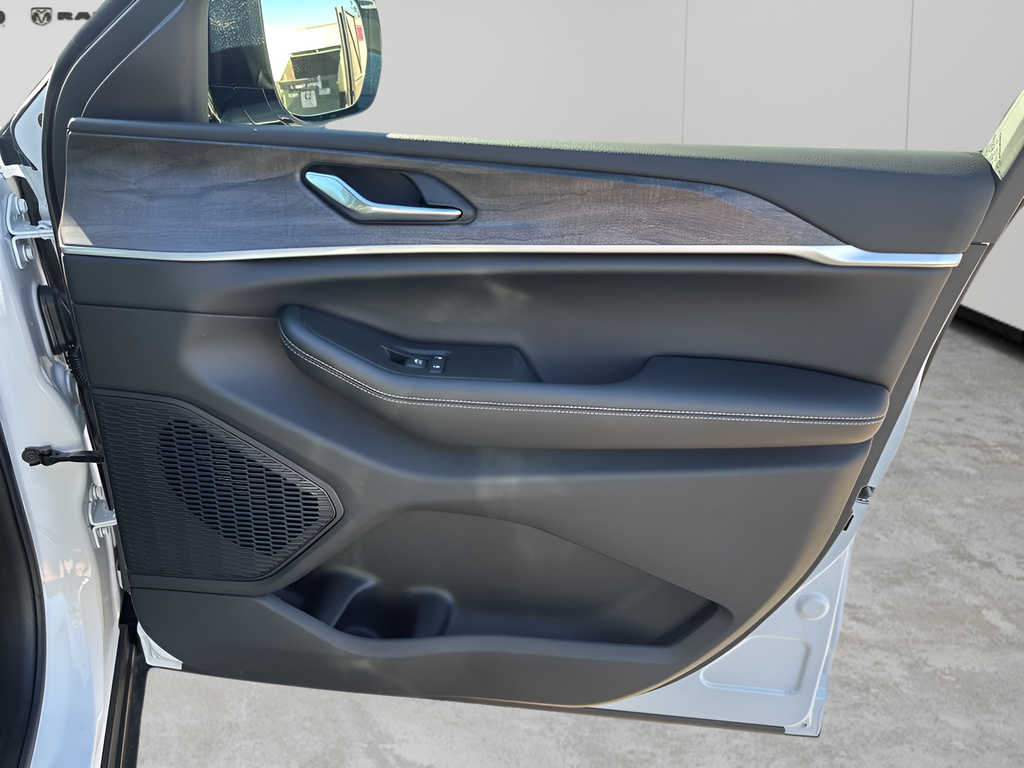 New Car 2025 Jeep Grand Cherokee L  Limited For Sale Under $50,000 In Austin, Texas