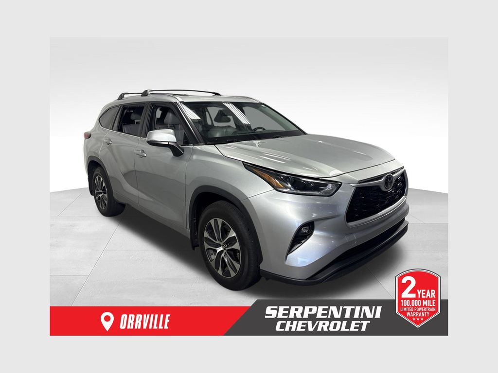 2021 Toyota Highlander XLE AWD   