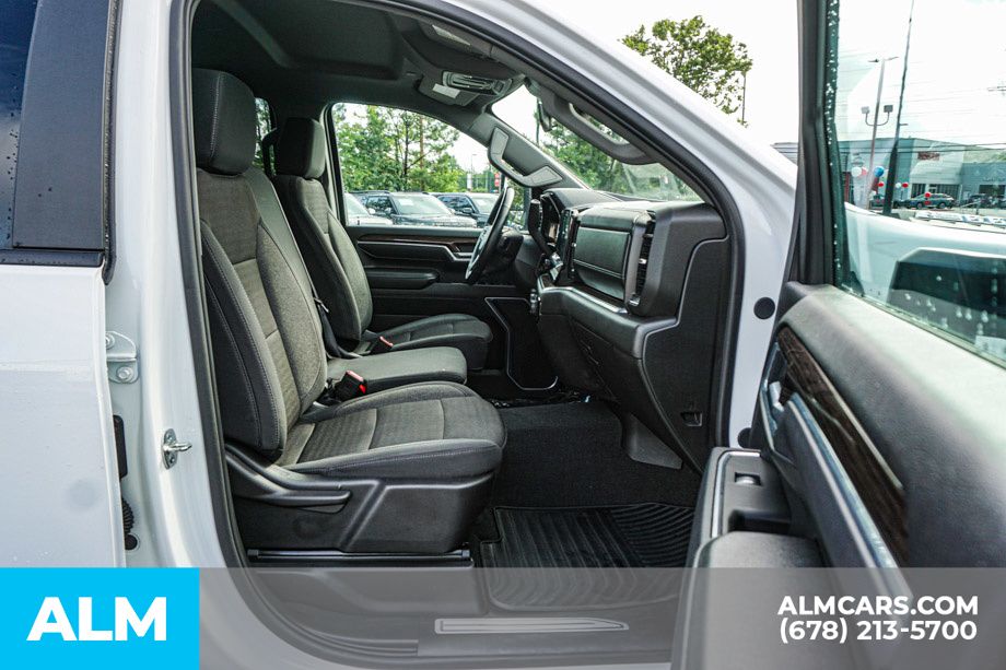 Used 2025 White Chevrolet LT image 23
