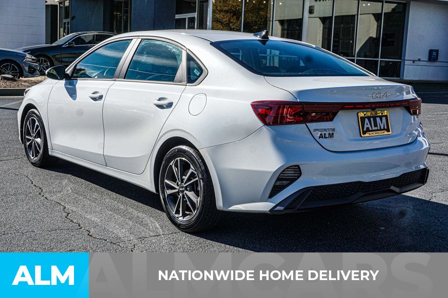 2023 Kia Forte LXS photo 4