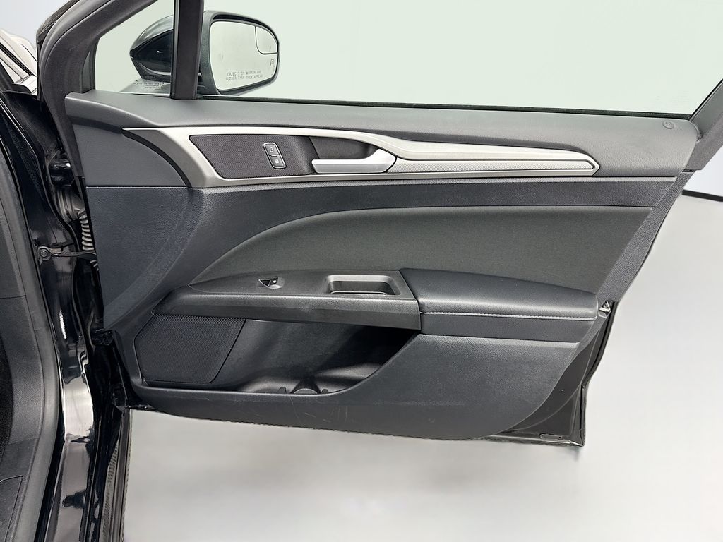 Thumbnail: 2018 Ford Fusion - 23