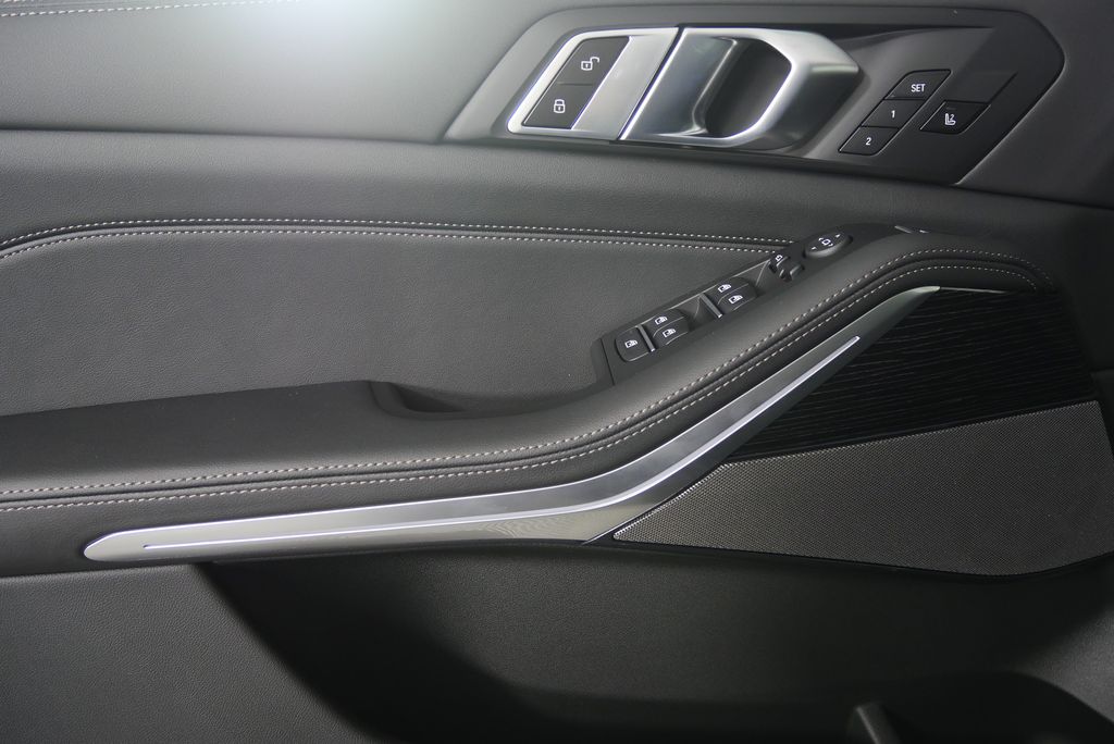 Thumbnail: 2026 BMW X5 - 9