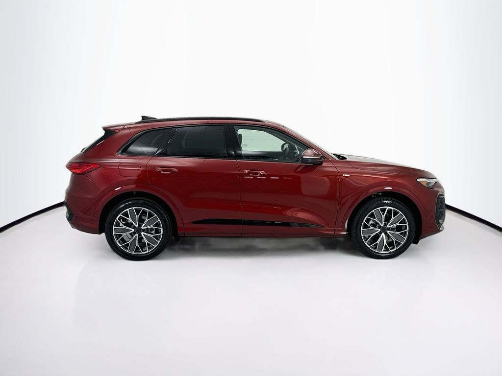 Thumbnail: 2026 Audi Q5 - 4