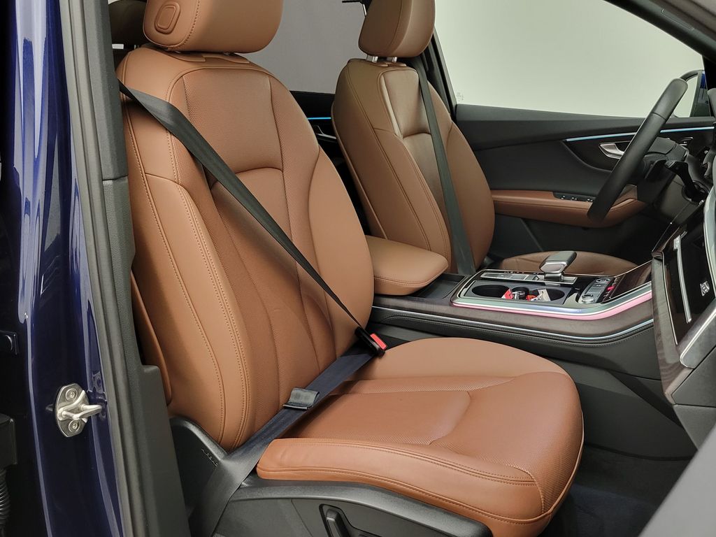 Thumbnail: 2021 Audi Q7 - 14