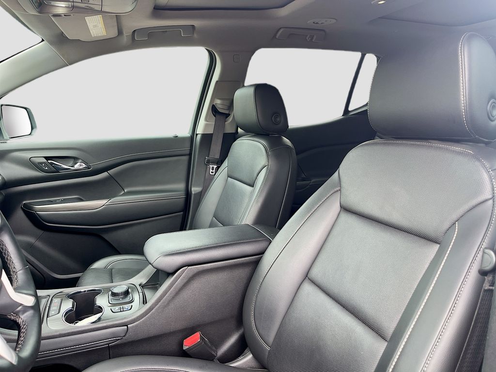 Used 2023 White GMC SLT image 21