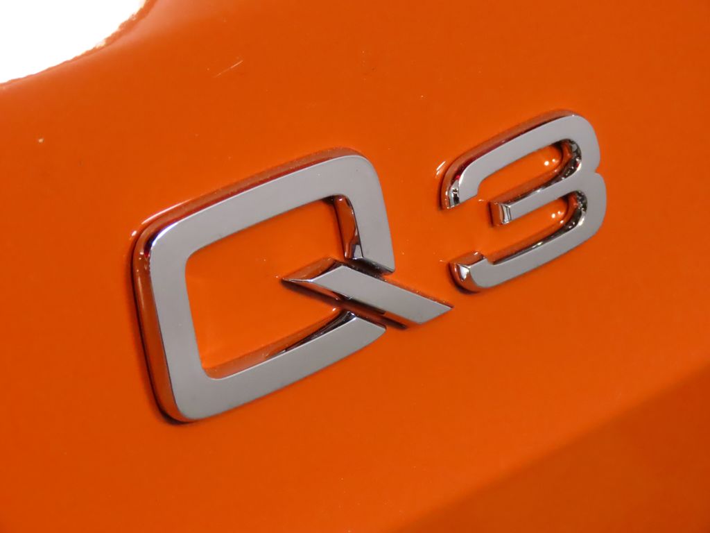 Thumbnail: 2025 Audi Q3 - 9