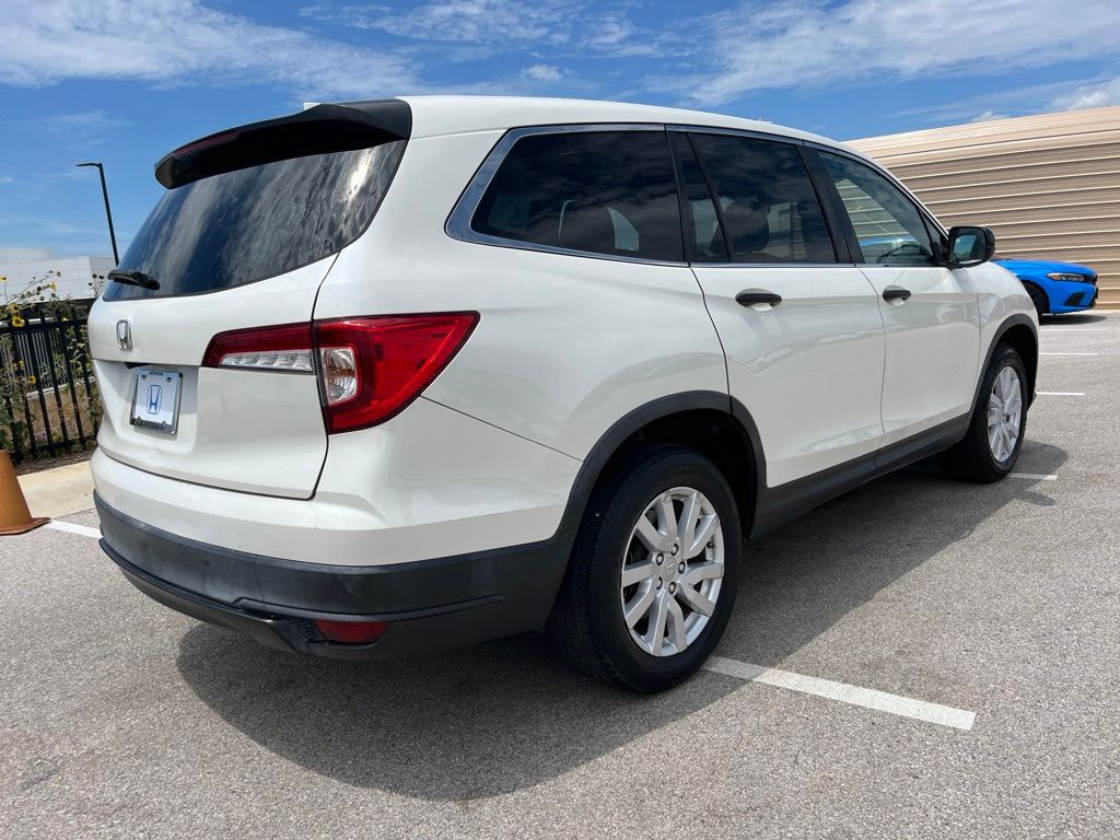 Thumbnail: 2019 Honda Pilot - 4