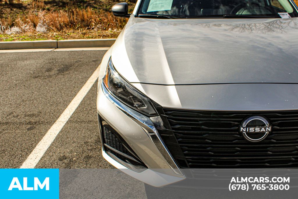 Used 2024 Silver Nissan 2.5 SV image 12