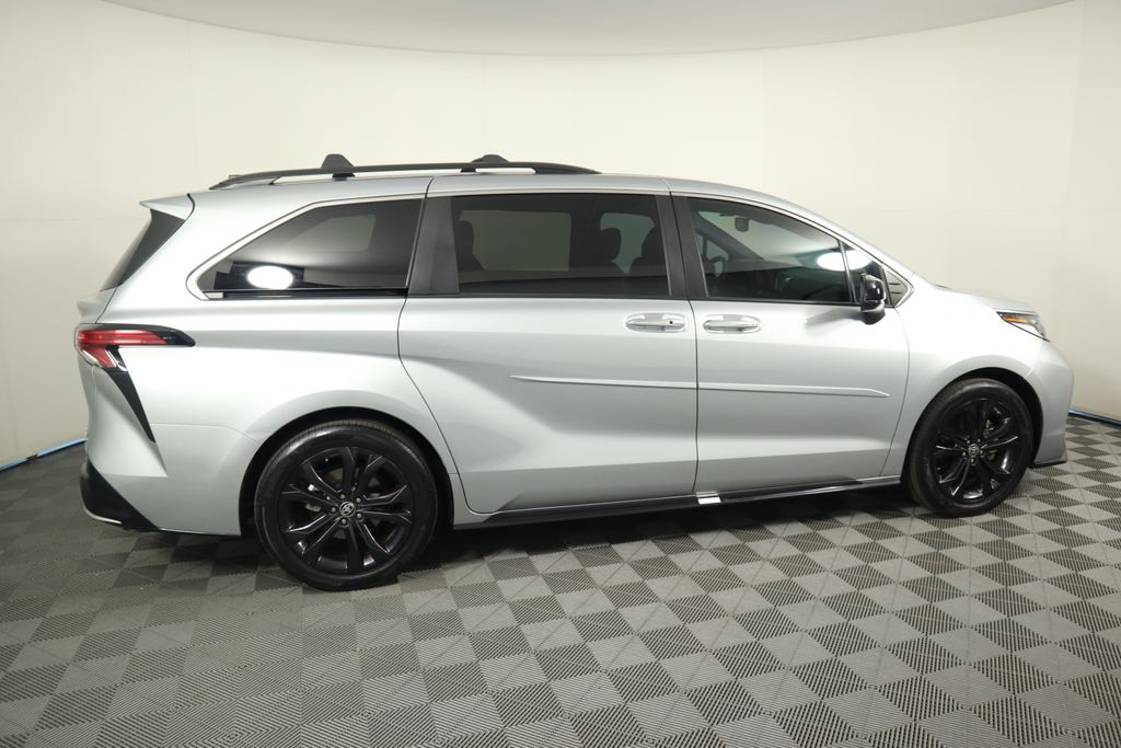 2022 Toyota Sienna XSE 4